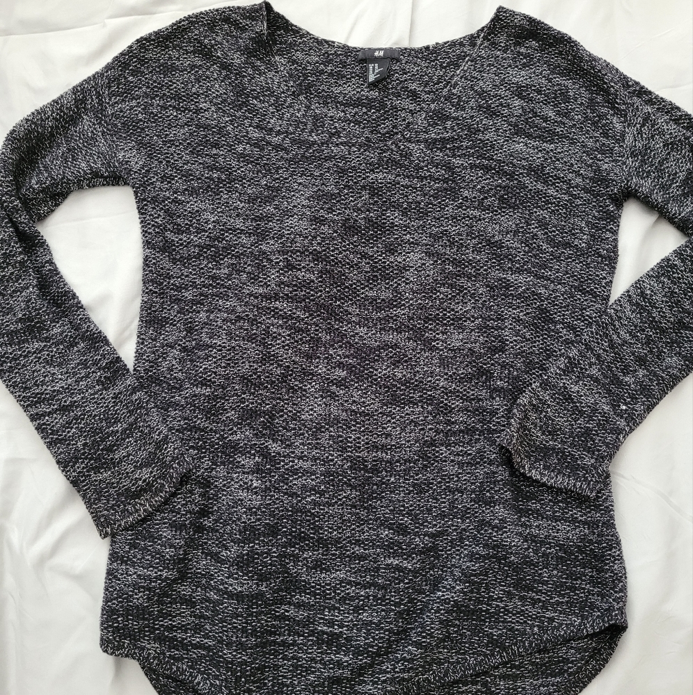H&M tunic sweater with curved hem XS